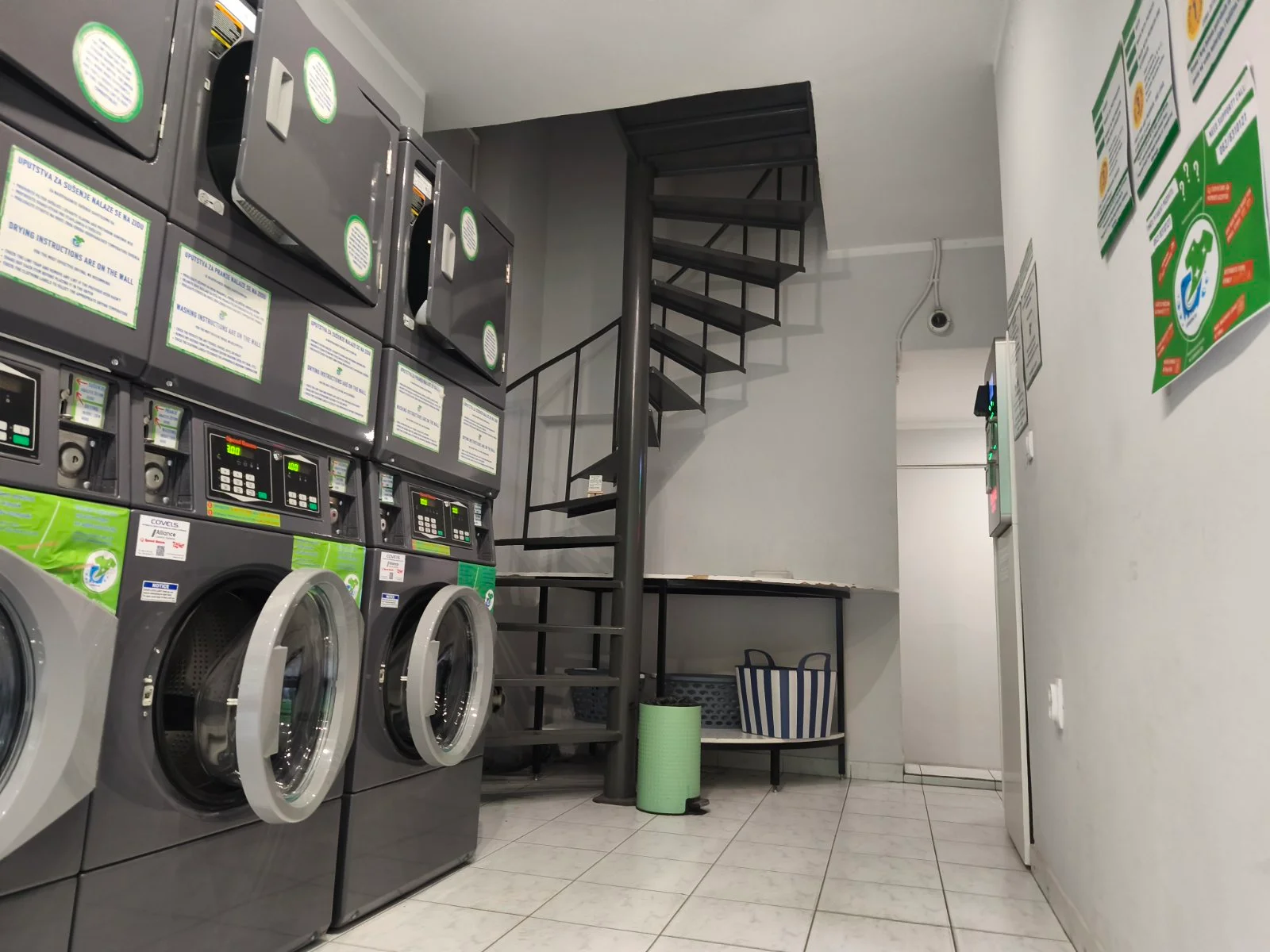 Сушильные и стиральные машины в Laundromat NS, Нови-Сад